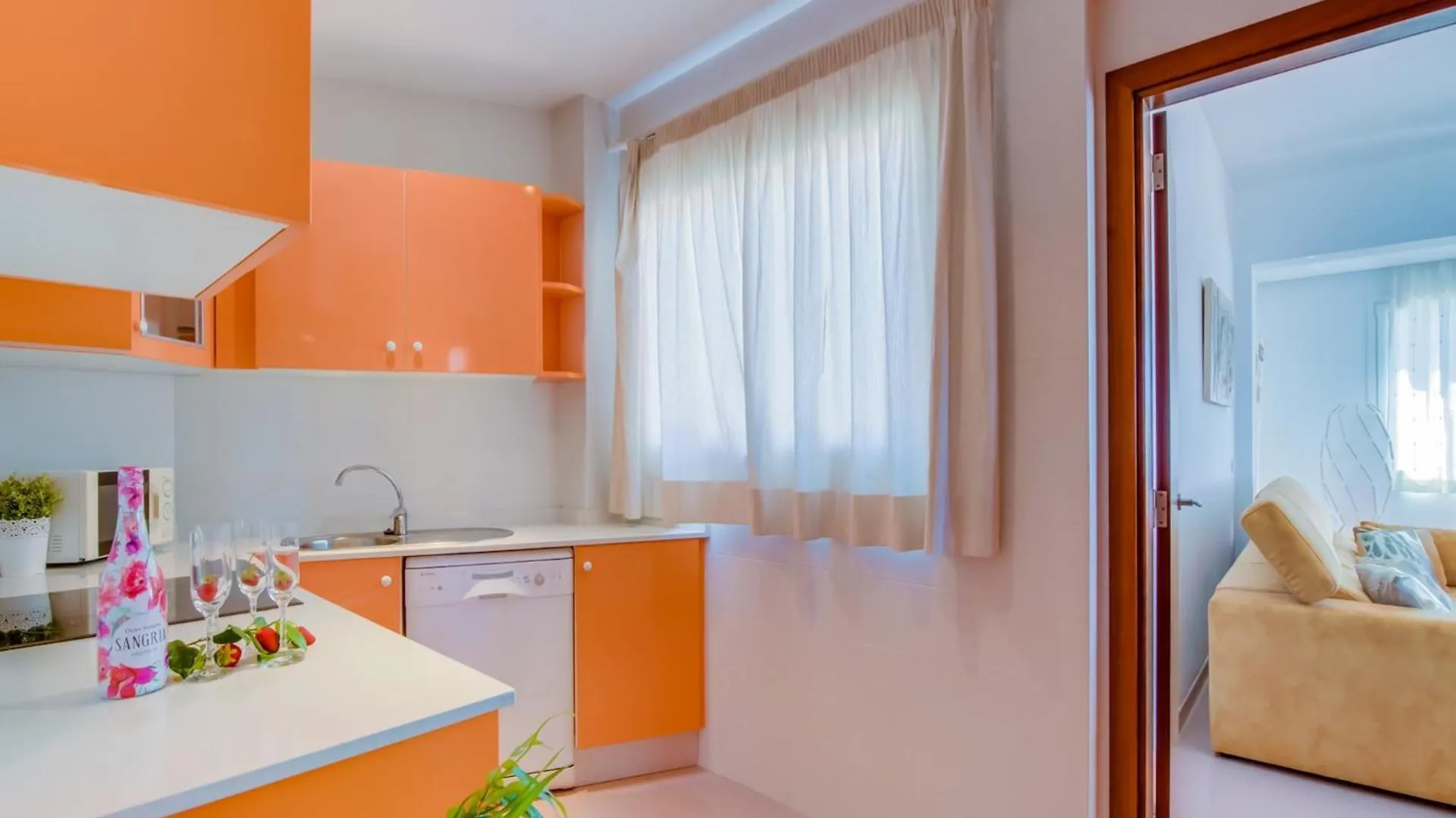 Apartment Near Alcudia Beach  アルクディア