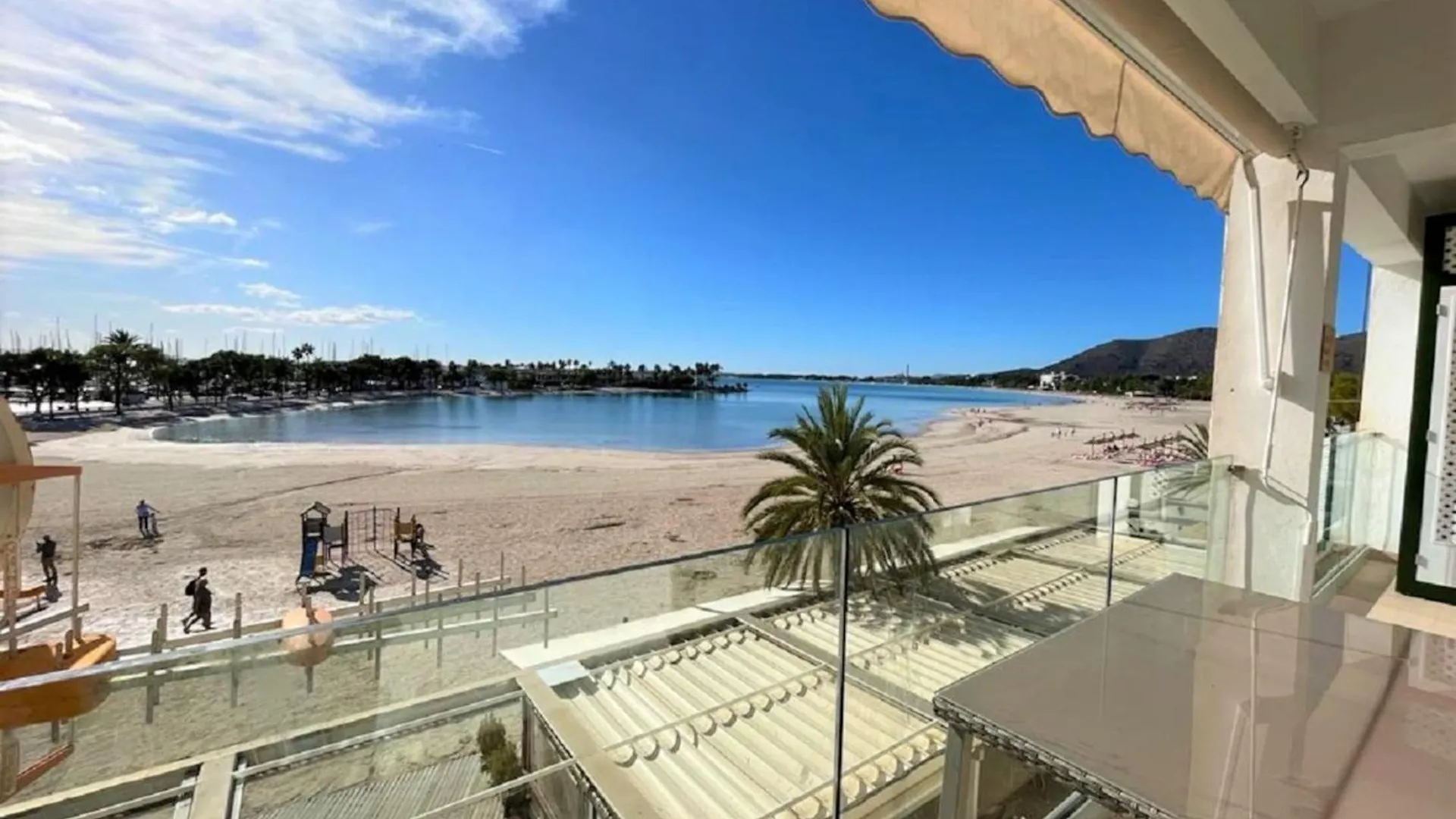 Apartment Near Alcudia Beach  アルクディア
